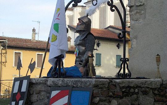 2015-2016 Il silenzio nel castello - Angela Volpi065